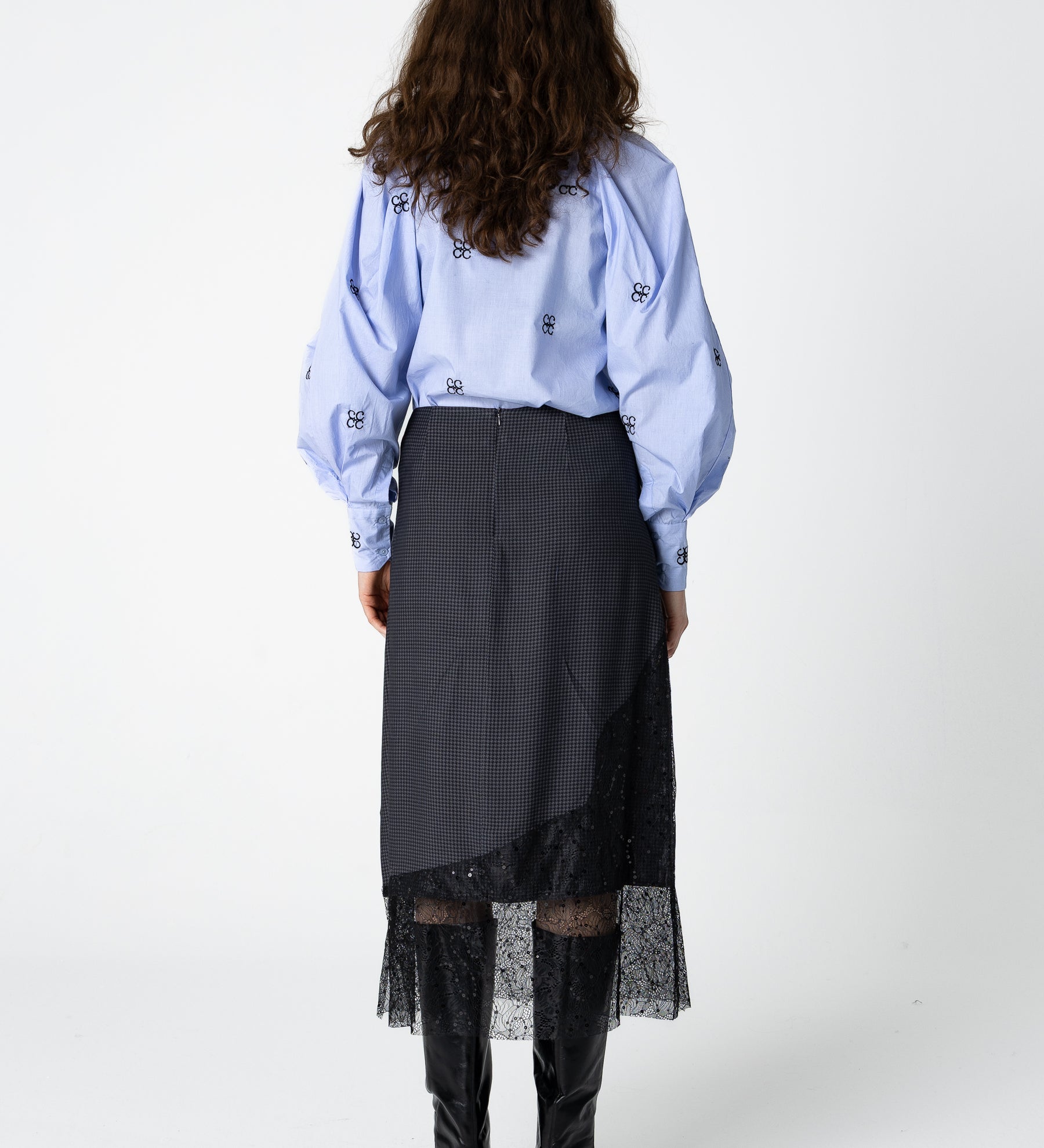 Shirt with embroidery
