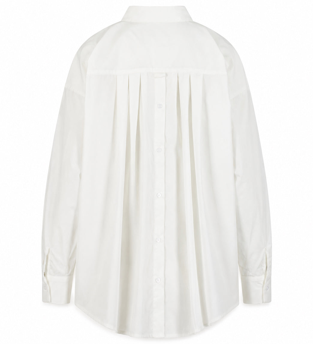 Boxy classic shirt with button details