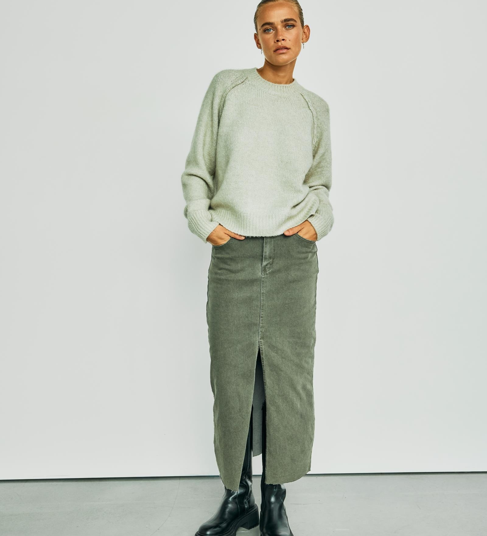 WBLAndrea ls cropped pullover