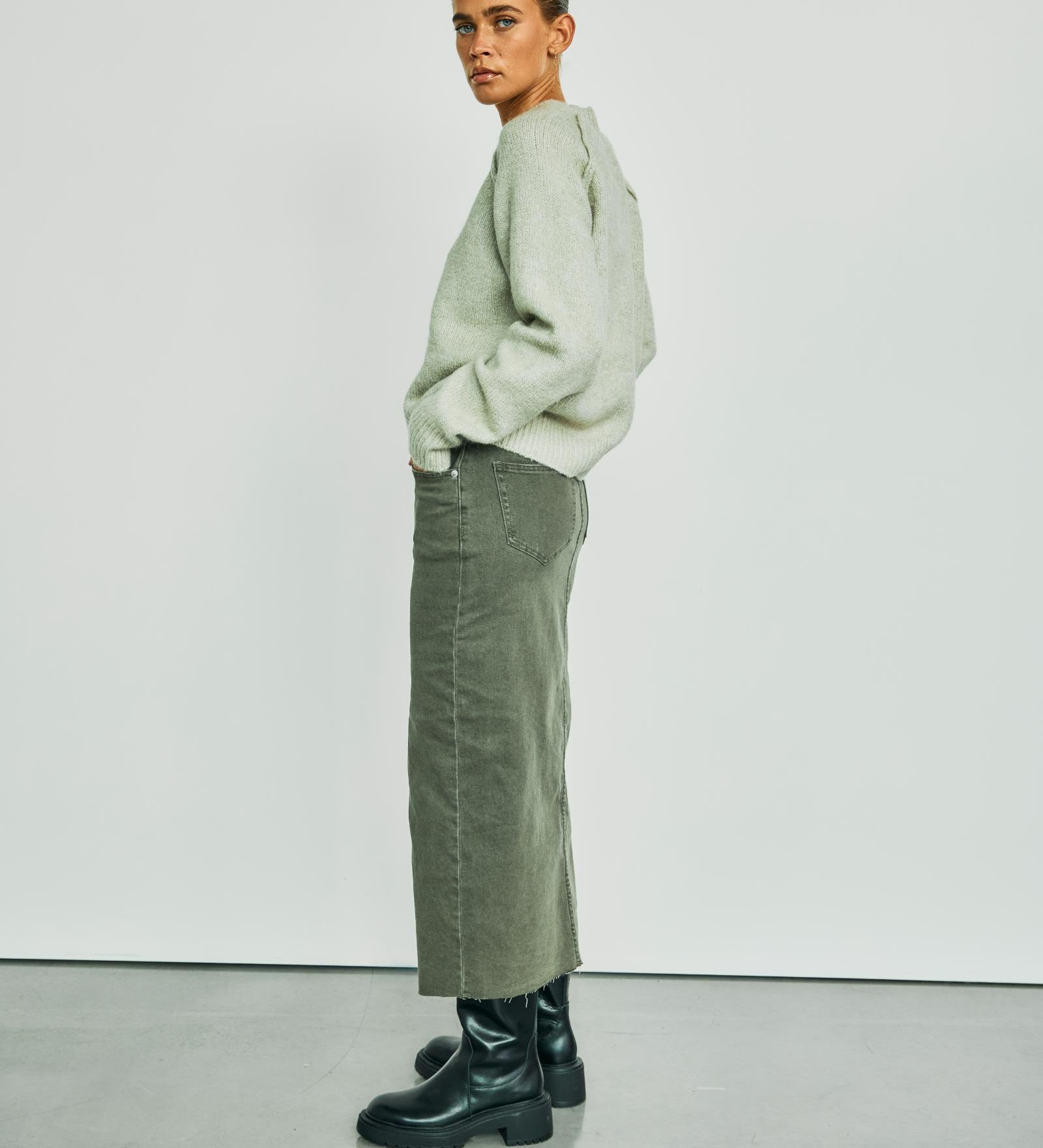 WBLAndrea ls cropped pullover